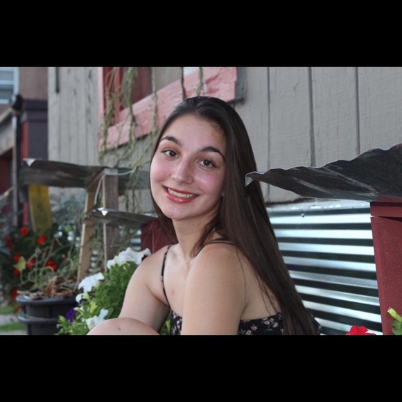 Meet your Posher, Erika - Picture 1 of 1